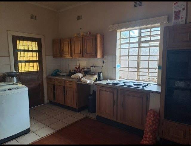3 BEDROOM HOUSE FOR SALE IN KENSINGTON